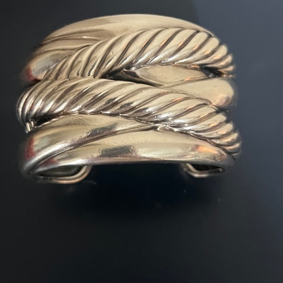 David Yurman Wide Crossover Cuff Bracelet in Sterling Silver 925 Size M - Picture 2 of 10